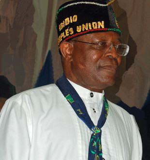 Ikpafak Thompson Essien - President Emeritus, Ibibio Peoples Union (R)
